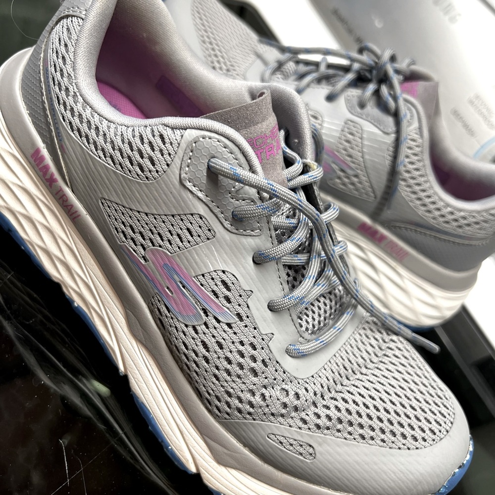 NEW! NEW! Skechers Max Trail Sneakers size 6